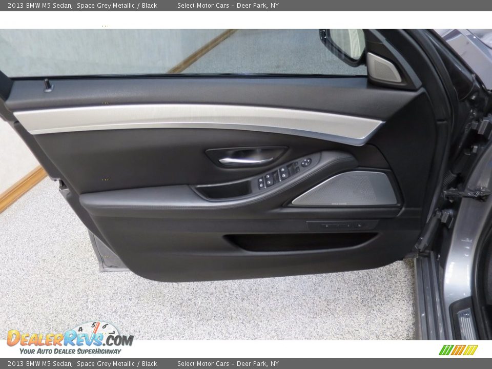 2013 BMW M5 Sedan Space Grey Metallic / Black Photo #10