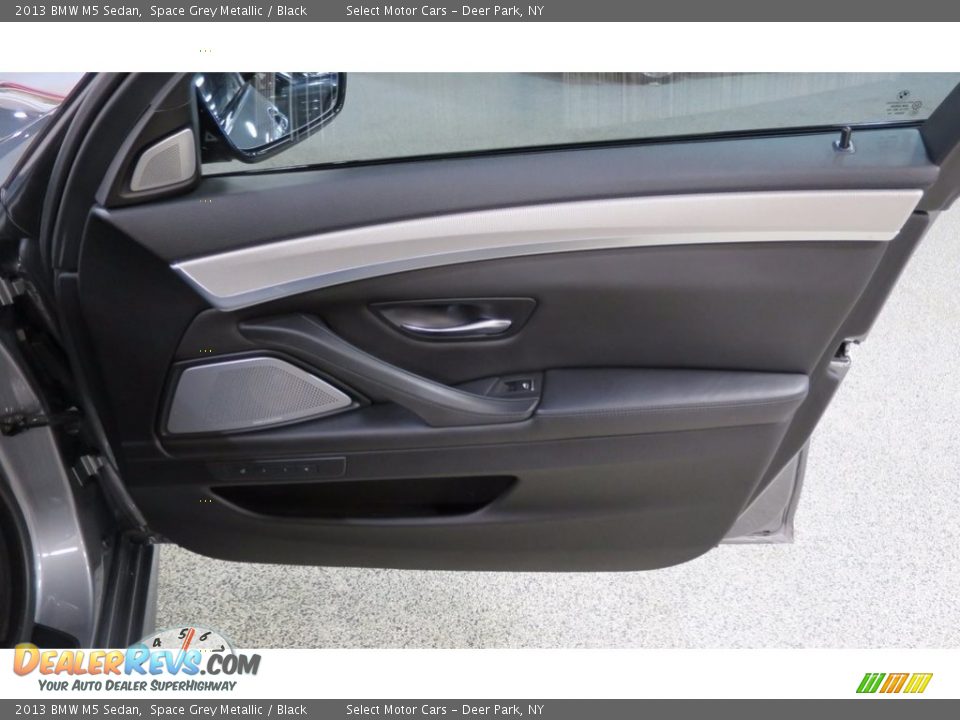 2013 BMW M5 Sedan Space Grey Metallic / Black Photo #11