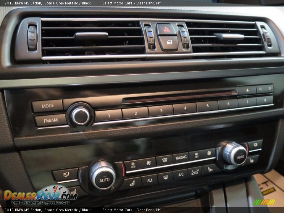 2013 BMW M5 Sedan Space Grey Metallic / Black Photo #13