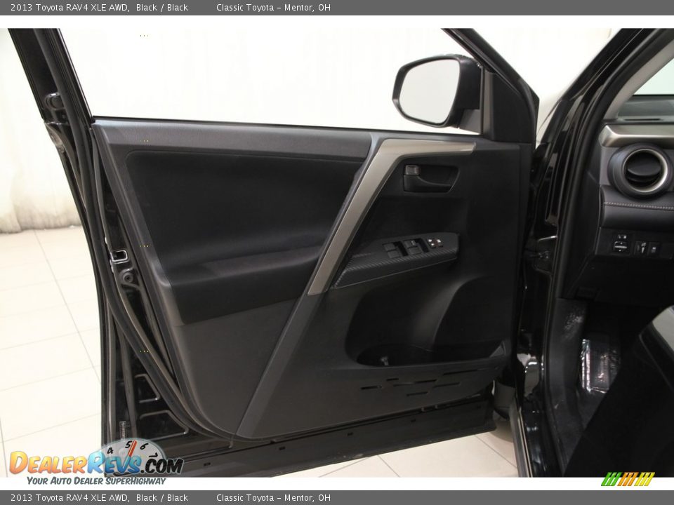 2013 Toyota RAV4 XLE AWD Black / Black Photo #4