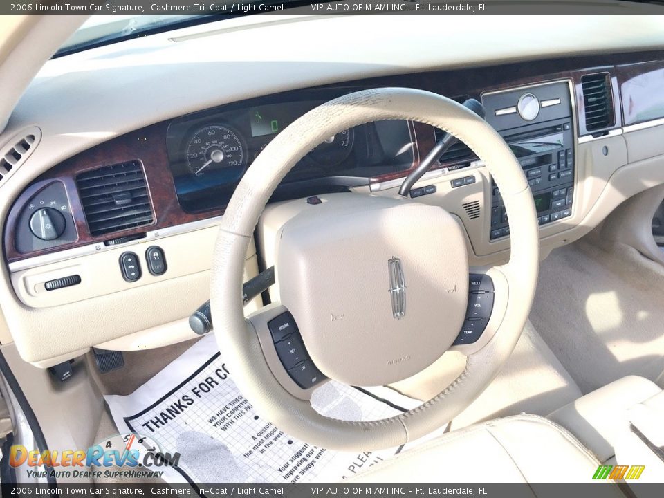 2006 Lincoln Town Car Signature Cashmere Tri-Coat / Light Camel Photo #34