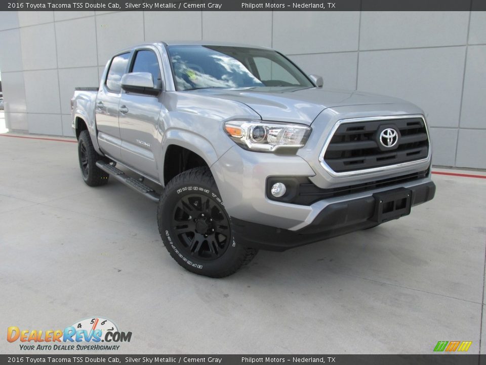 Front 3/4 View of 2016 Toyota Tacoma TSS Double Cab Photo #2