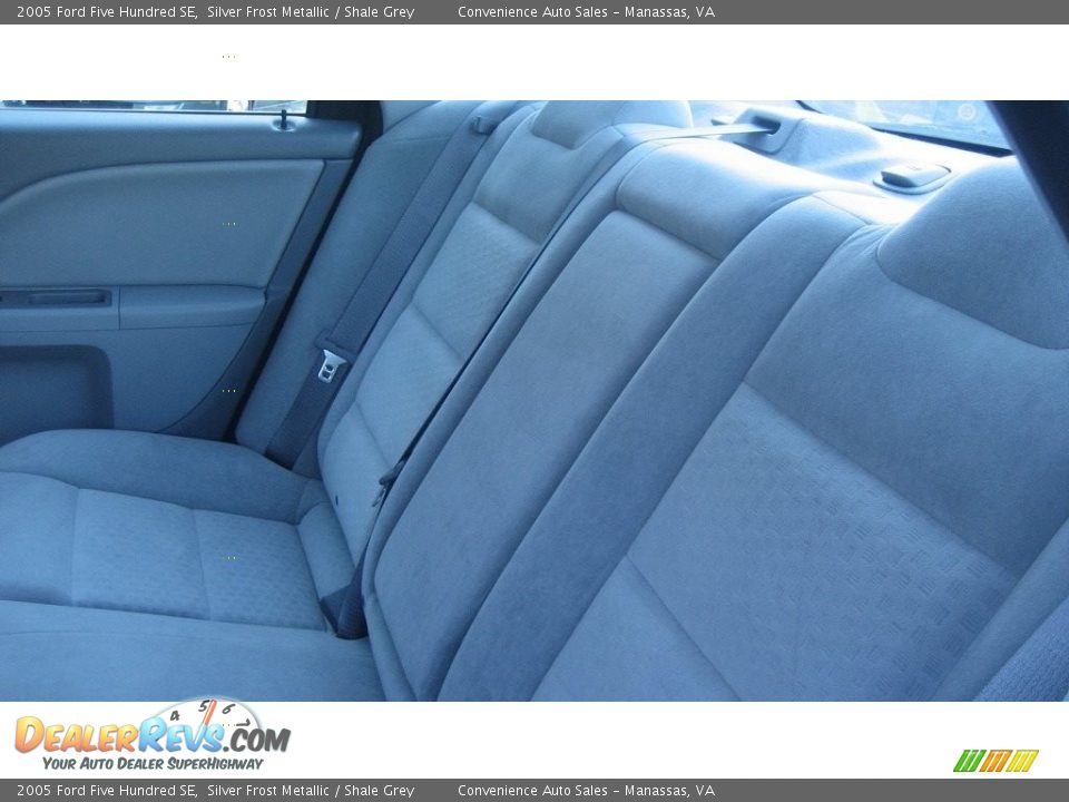 2005 Ford Five Hundred SE Silver Frost Metallic / Shale Grey Photo #3