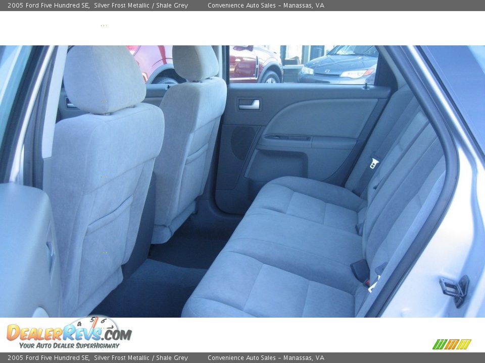 2005 Ford Five Hundred SE Silver Frost Metallic / Shale Grey Photo #11