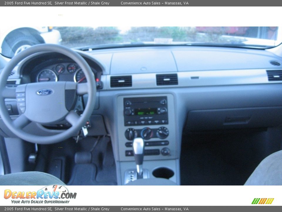 2005 Ford Five Hundred SE Silver Frost Metallic / Shale Grey Photo #12