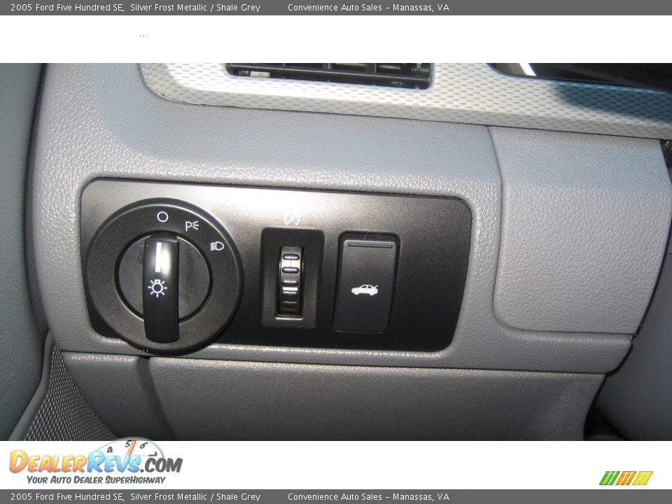 2005 Ford Five Hundred SE Silver Frost Metallic / Shale Grey Photo #16