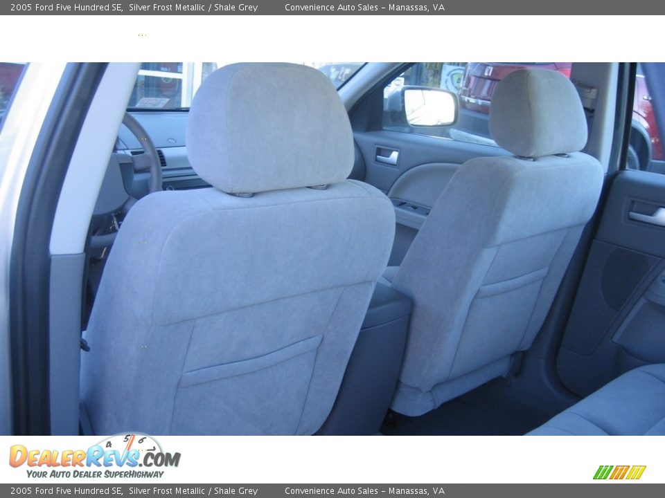 2005 Ford Five Hundred SE Silver Frost Metallic / Shale Grey Photo #26