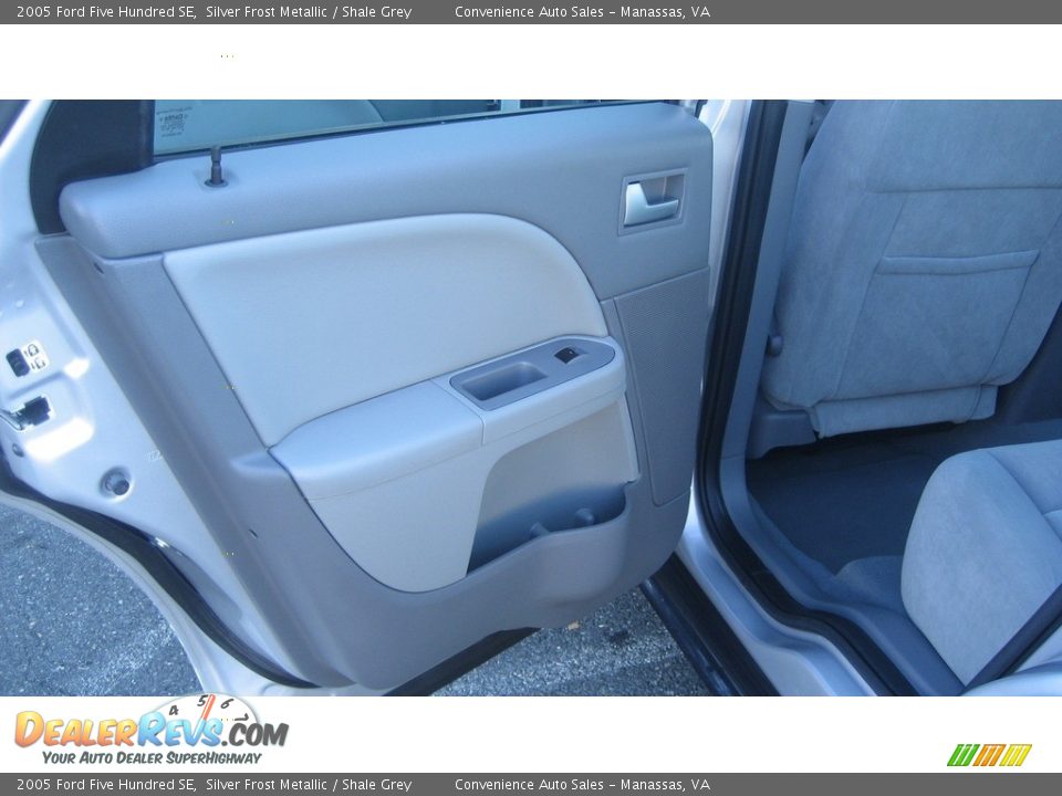 2005 Ford Five Hundred SE Silver Frost Metallic / Shale Grey Photo #27