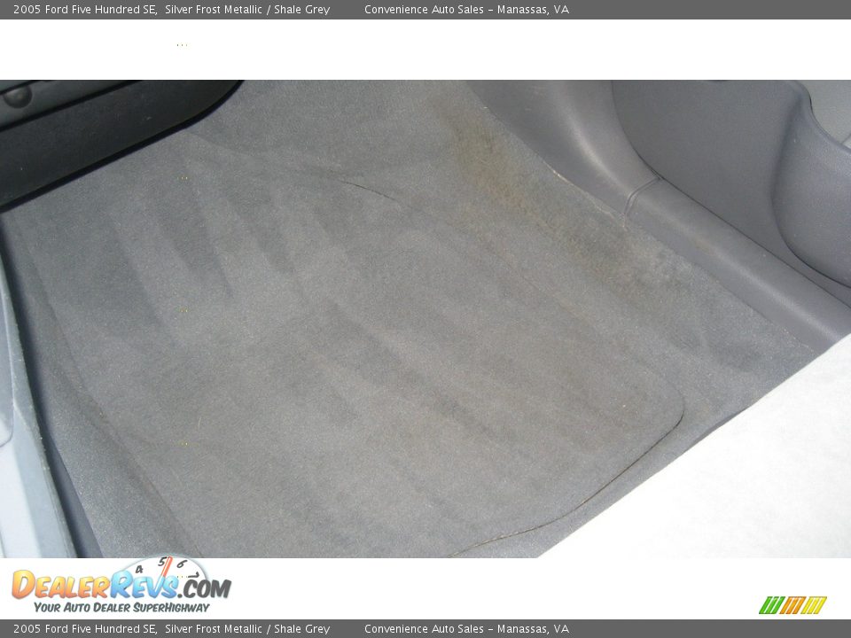 2005 Ford Five Hundred SE Silver Frost Metallic / Shale Grey Photo #29