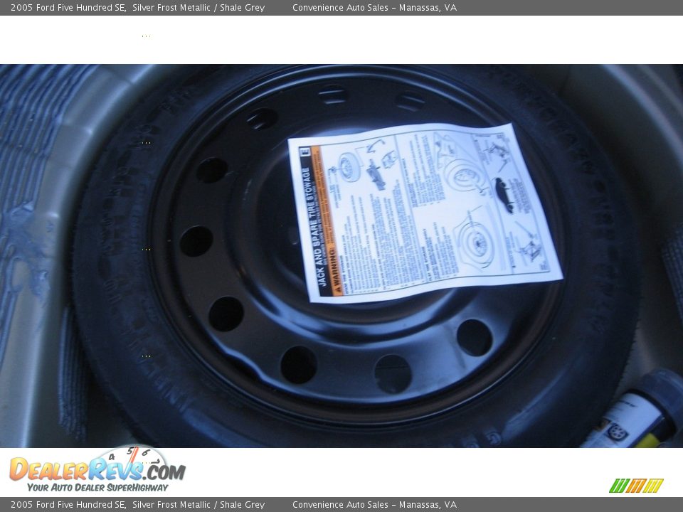 2005 Ford Five Hundred SE Silver Frost Metallic / Shale Grey Photo #36