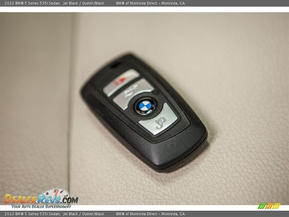 2013 BMW 5 Series 535i Sedan Jet Black / Oyster/Black Photo #11