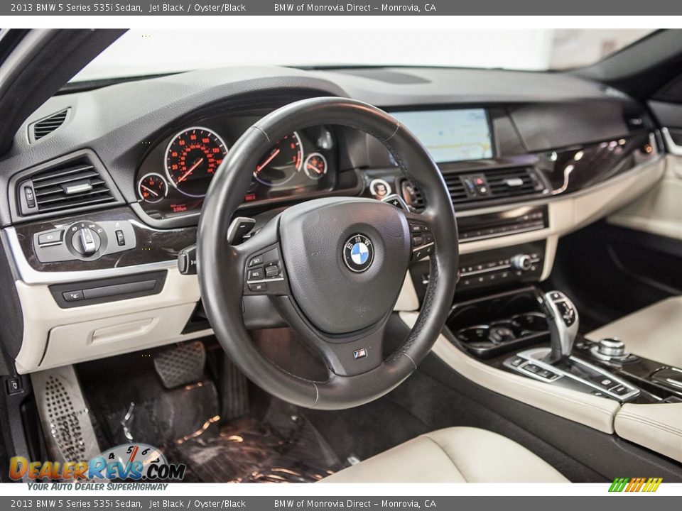 2013 BMW 5 Series 535i Sedan Jet Black / Oyster/Black Photo #19