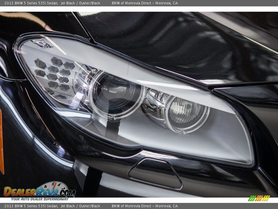 2013 BMW 5 Series 535i Sedan Jet Black / Oyster/Black Photo #27