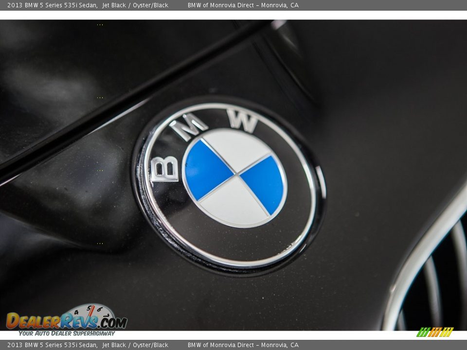 2013 BMW 5 Series 535i Sedan Jet Black / Oyster/Black Photo #28