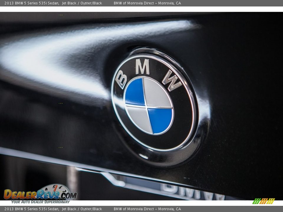 2013 BMW 5 Series 535i Sedan Jet Black / Oyster/Black Photo #30
