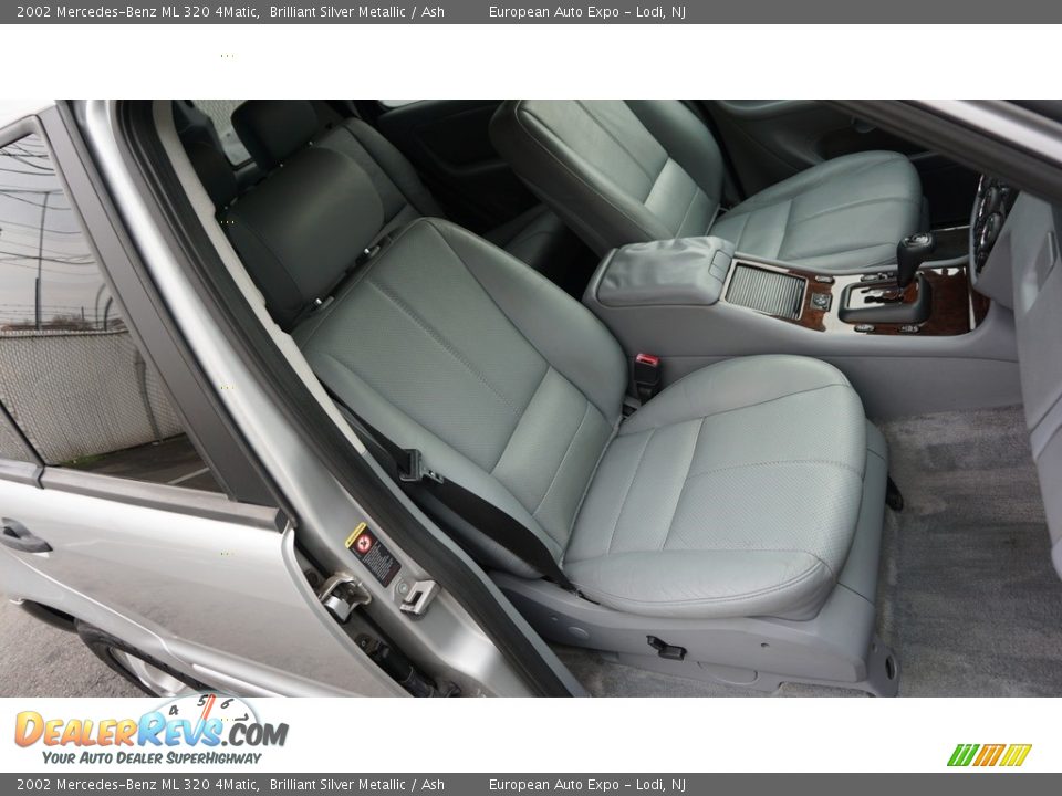 2002 Mercedes-Benz ML 320 4Matic Brilliant Silver Metallic / Ash Photo #10