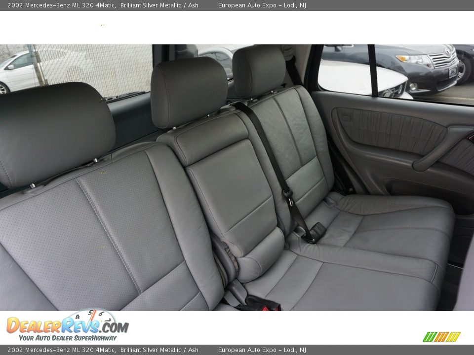 2002 Mercedes-Benz ML 320 4Matic Brilliant Silver Metallic / Ash Photo #11