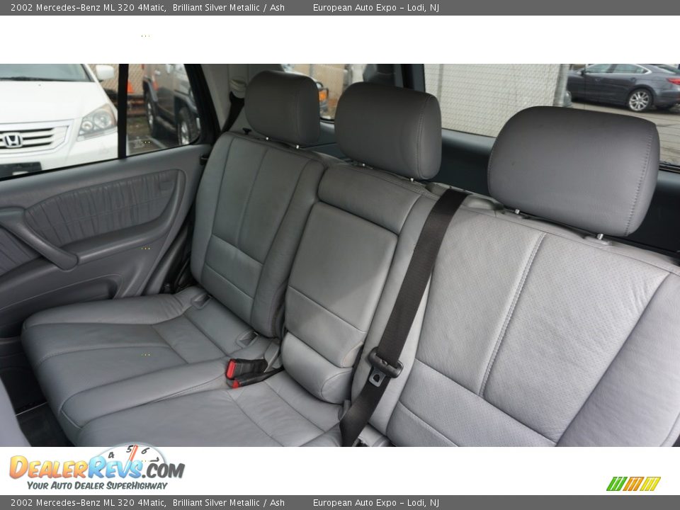 2002 Mercedes-Benz ML 320 4Matic Brilliant Silver Metallic / Ash Photo #12
