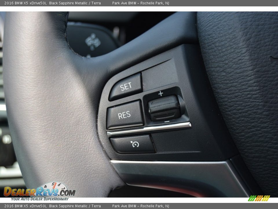Controls of 2016 BMW X5 xDrive50i Photo #20