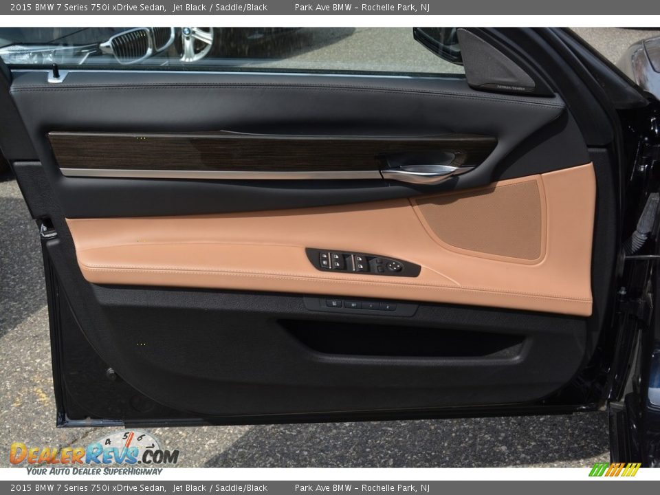 Door Panel of 2015 BMW 7 Series 750i xDrive Sedan Photo #9