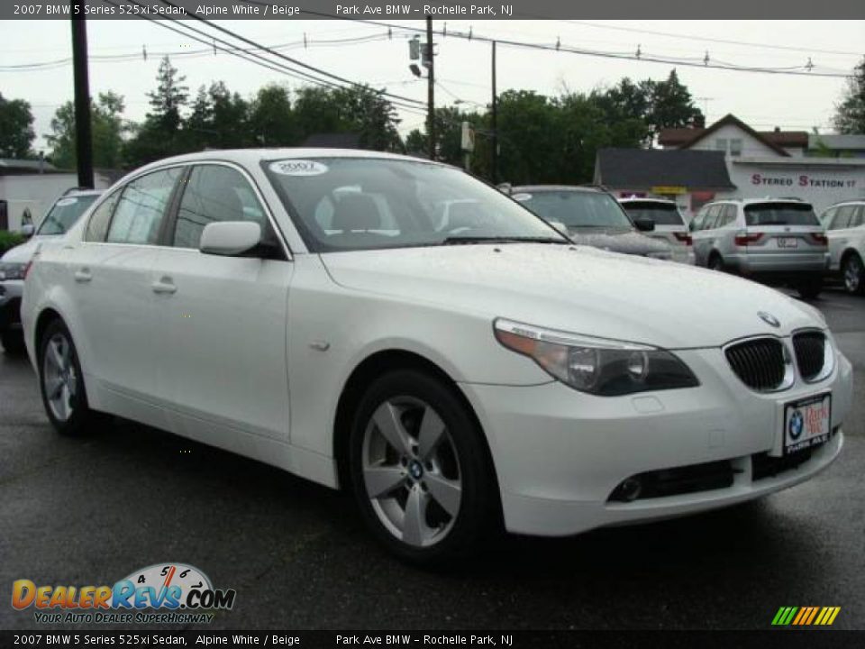 2007 BMW 5 Series 525xi Sedan Alpine White / Beige Photo #2