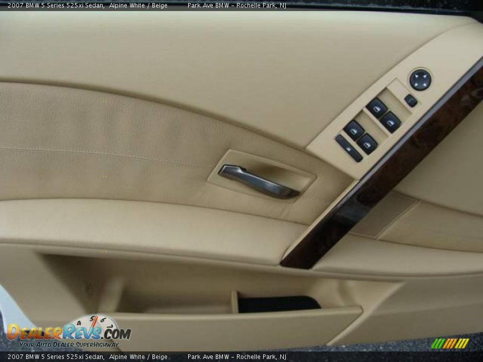 2007 BMW 5 Series 525xi Sedan Alpine White / Beige Photo #9