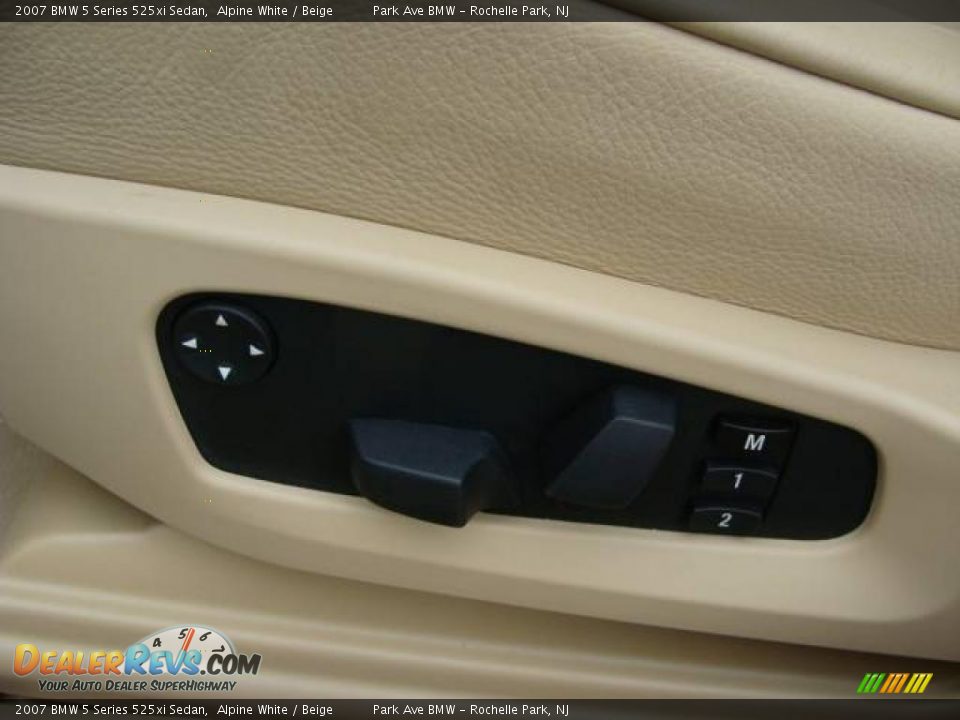 2007 BMW 5 Series 525xi Sedan Alpine White / Beige Photo #11