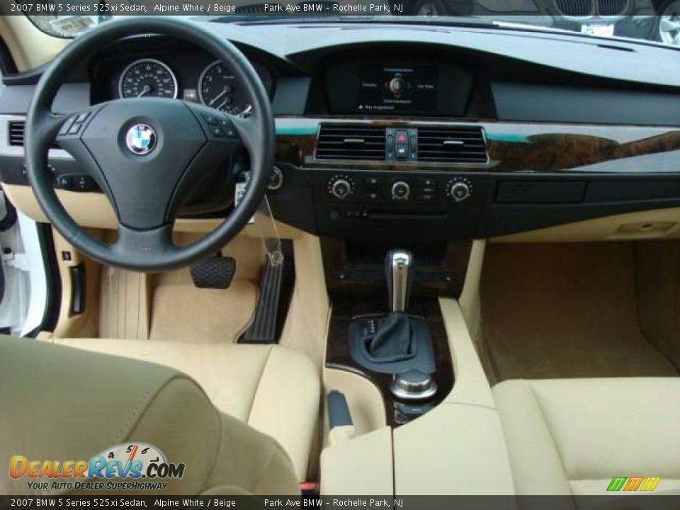 2007 BMW 5 Series 525xi Sedan Alpine White / Beige Photo #12