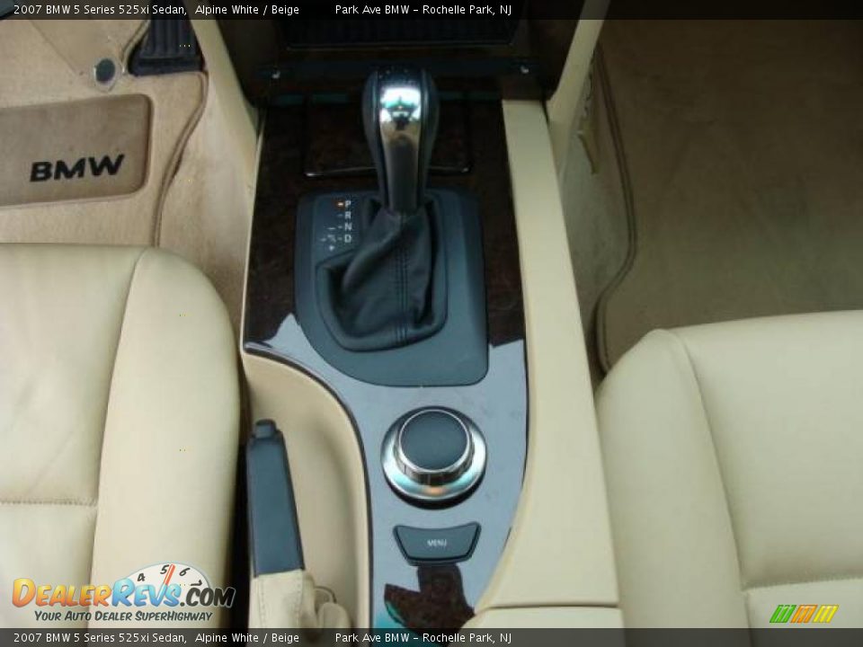 2007 BMW 5 Series 525xi Sedan Alpine White / Beige Photo #16