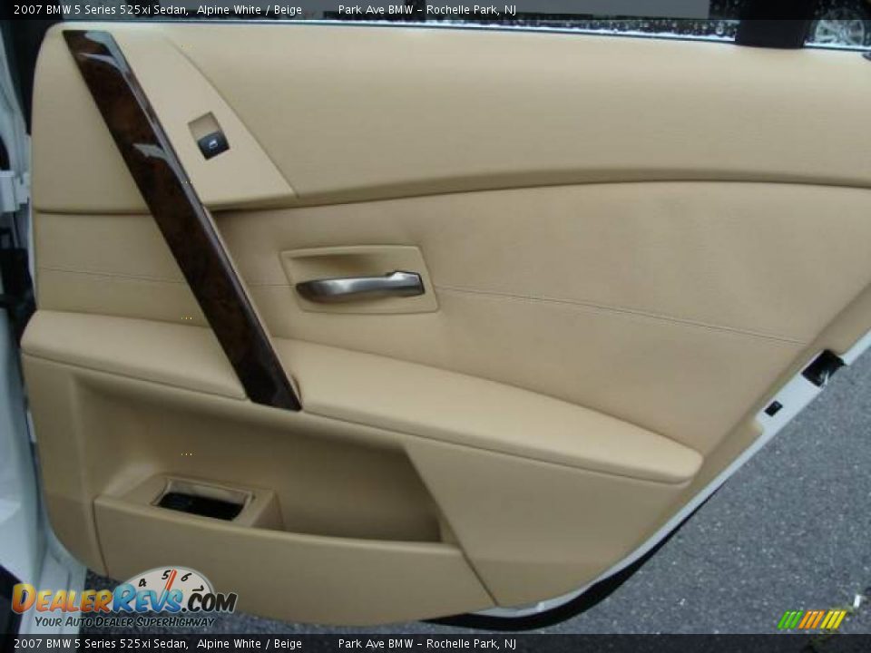 2007 BMW 5 Series 525xi Sedan Alpine White / Beige Photo #19