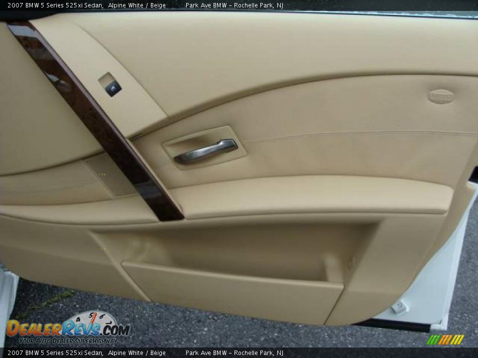 2007 BMW 5 Series 525xi Sedan Alpine White / Beige Photo #21