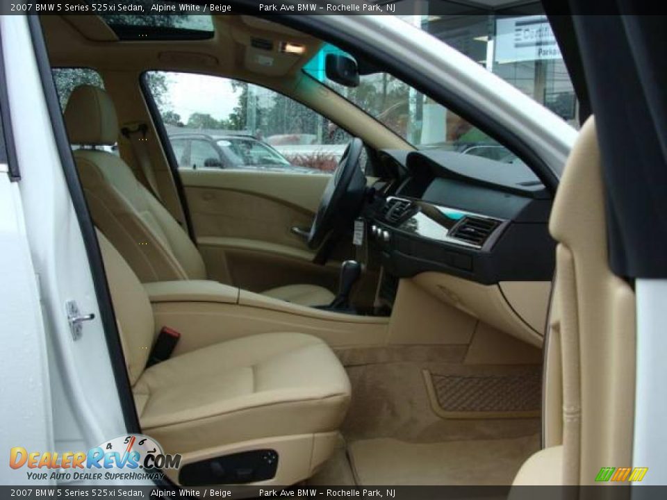 2007 BMW 5 Series 525xi Sedan Alpine White / Beige Photo #22