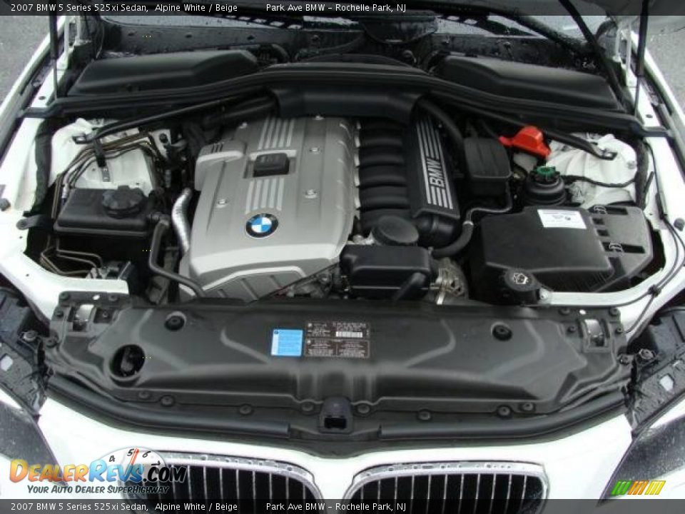 2007 BMW 5 Series 525xi Sedan Alpine White / Beige Photo #25