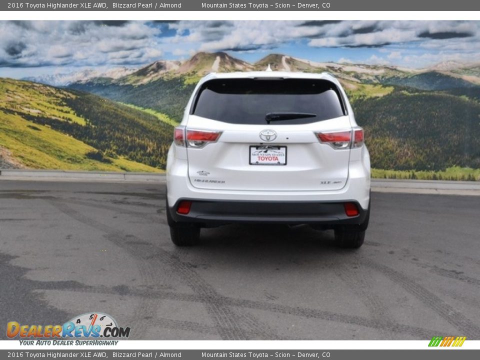 2016 Toyota Highlander XLE AWD Blizzard Pearl / Almond Photo #4