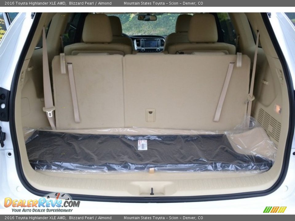 2016 Toyota Highlander XLE AWD Trunk Photo #9