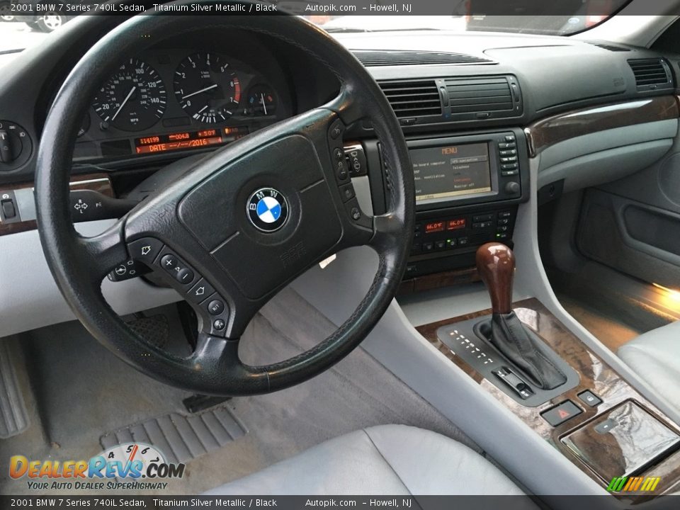 2001 BMW 7 Series 740iL Sedan Titanium Silver Metallic / Black Photo #10