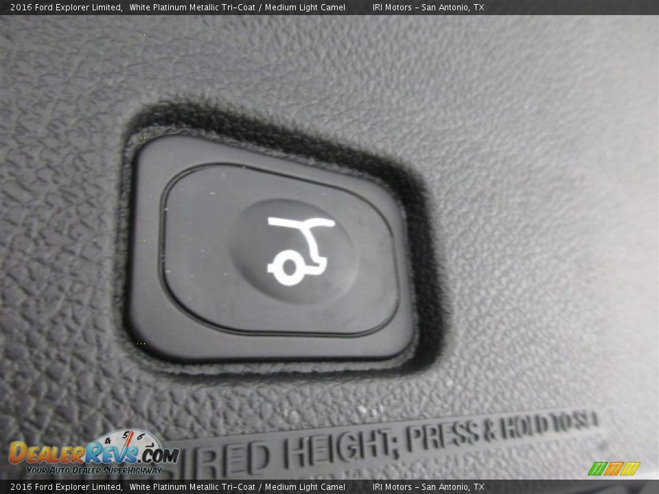 2016 Ford Explorer Limited White Platinum Metallic Tri-Coat / Medium Light Camel Photo #28