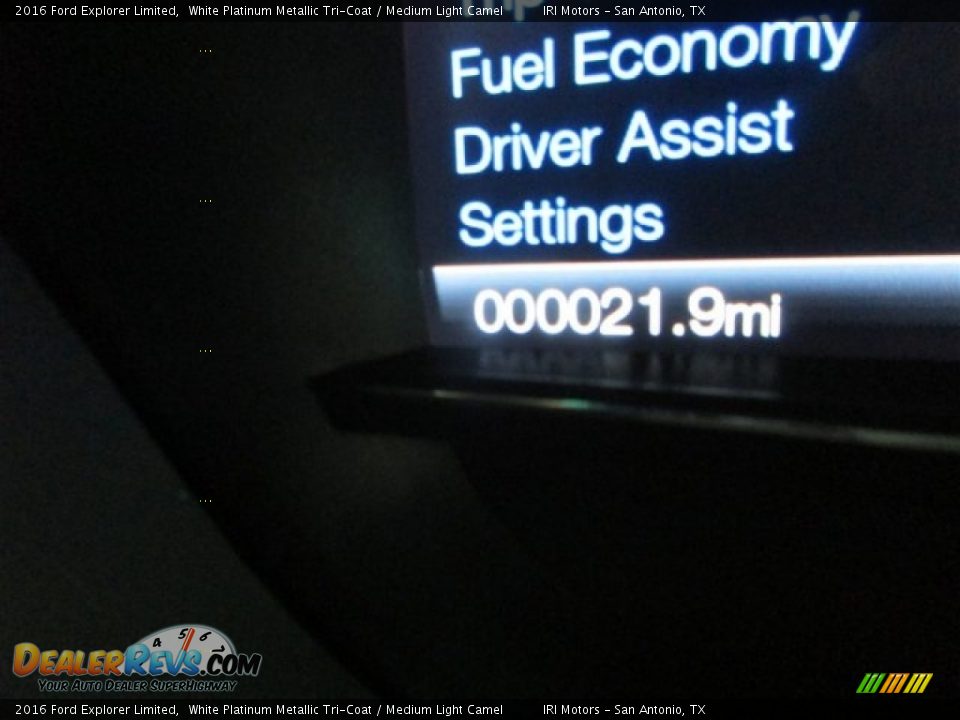 2016 Ford Explorer Limited White Platinum Metallic Tri-Coat / Medium Light Camel Photo #31