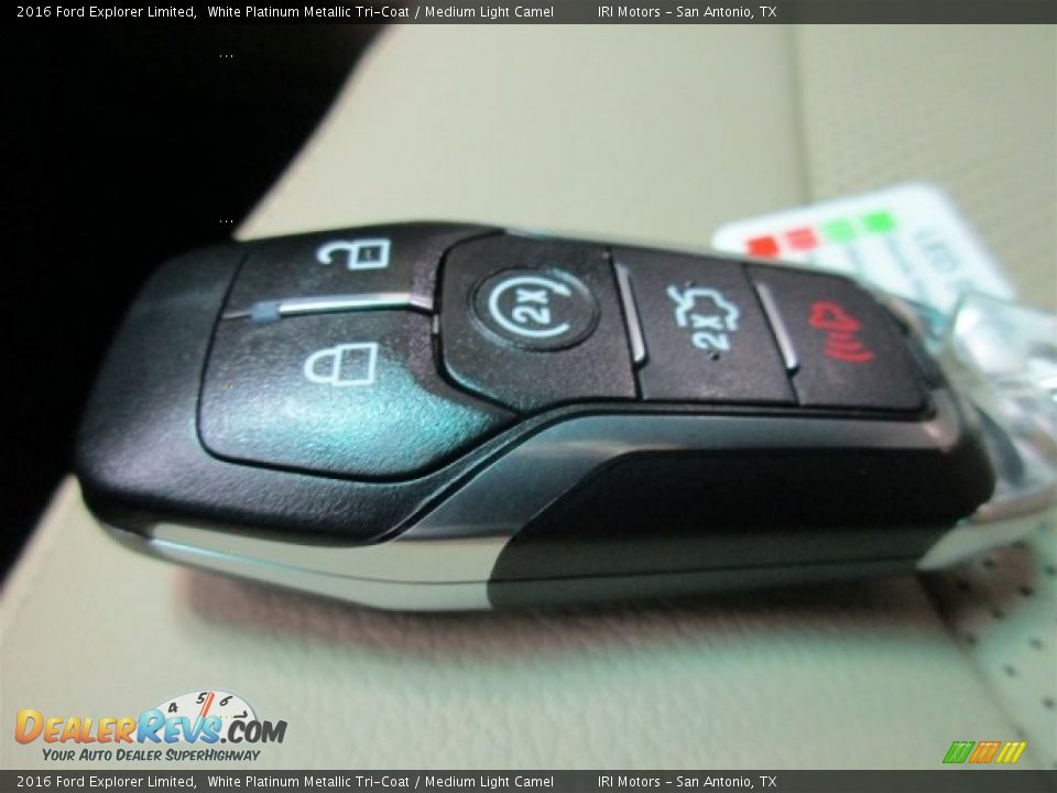 2016 Ford Explorer Limited White Platinum Metallic Tri-Coat / Medium Light Camel Photo #33