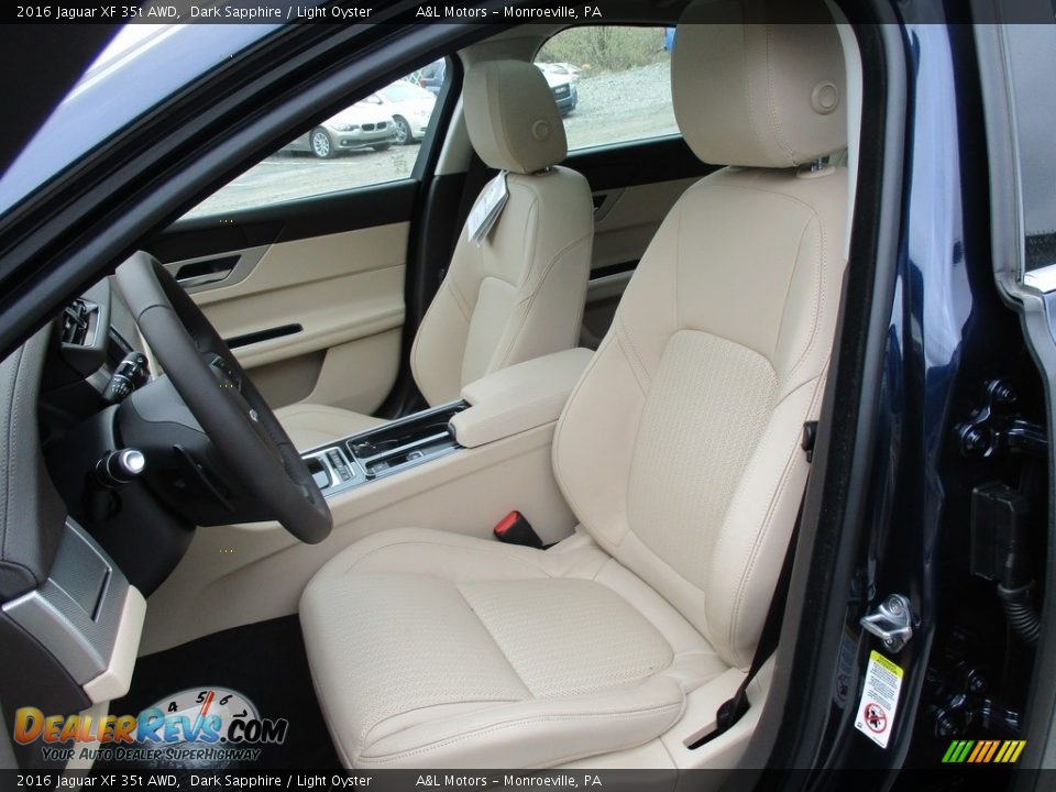 Front Seat of 2016 Jaguar XF 35t AWD Photo #13