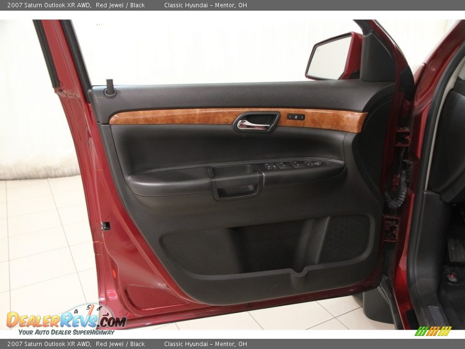2007 Saturn Outlook XR AWD Red Jewel / Black Photo #4