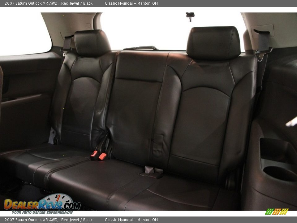 2007 Saturn Outlook XR AWD Red Jewel / Black Photo #14