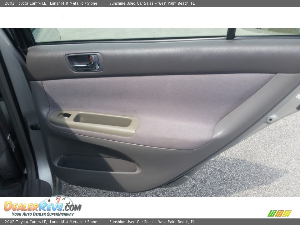 2002 Toyota Camry LE Lunar Mist Metallic / Stone Photo #17