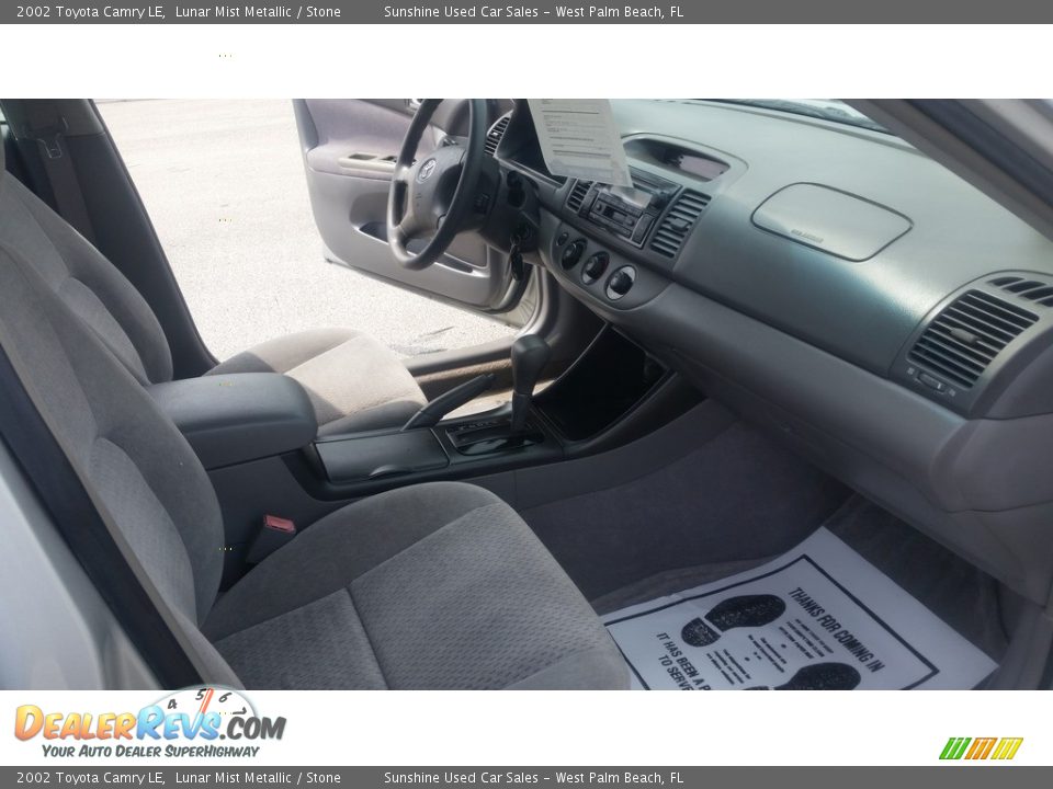 2002 Toyota Camry LE Lunar Mist Metallic / Stone Photo #18