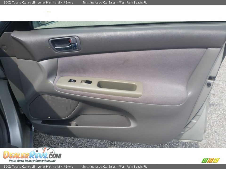 2002 Toyota Camry LE Lunar Mist Metallic / Stone Photo #19