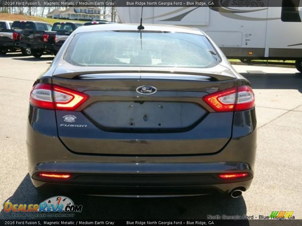 2016 Ford Fusion S Magnetic Metallic / Medium Earth Gray Photo #4