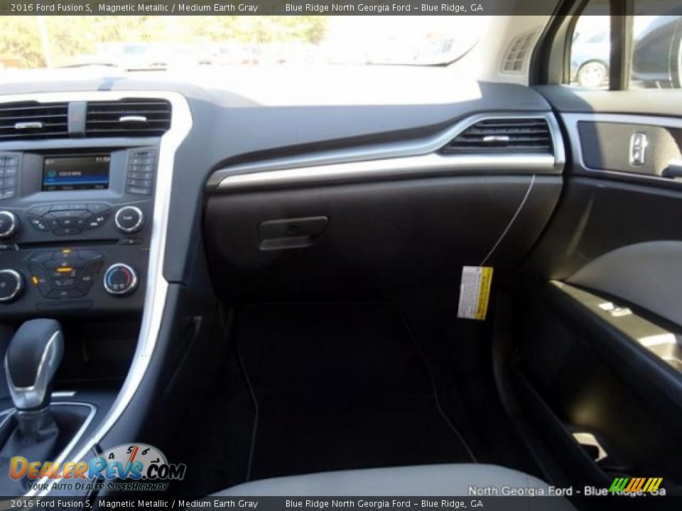 2016 Ford Fusion S Magnetic Metallic / Medium Earth Gray Photo #18