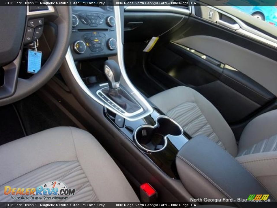 2016 Ford Fusion S Magnetic Metallic / Medium Earth Gray Photo #26