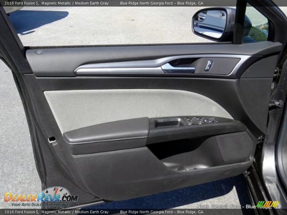 2016 Ford Fusion S Magnetic Metallic / Medium Earth Gray Photo #28