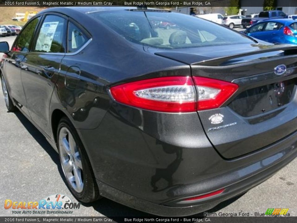 2016 Ford Fusion S Magnetic Metallic / Medium Earth Gray Photo #36